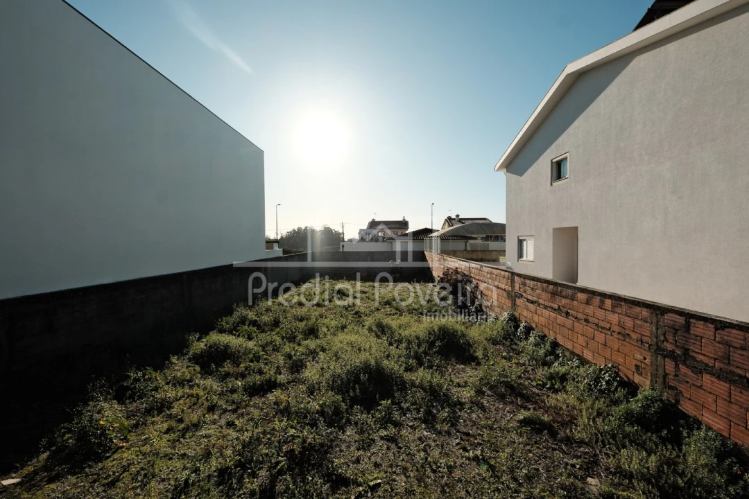 Terreno para Venda em Póvoa de Varzim, Beiriz e Argivai Foto 1
