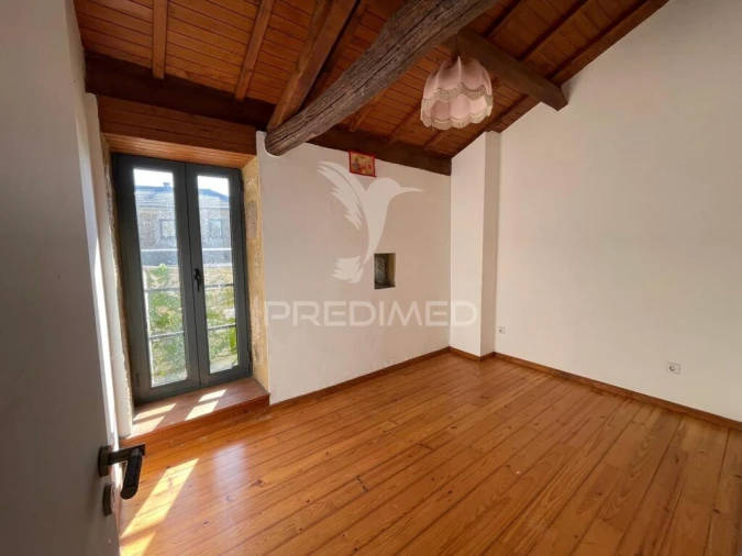 Moradia T3 para Venda em Alvarenga Foto 5