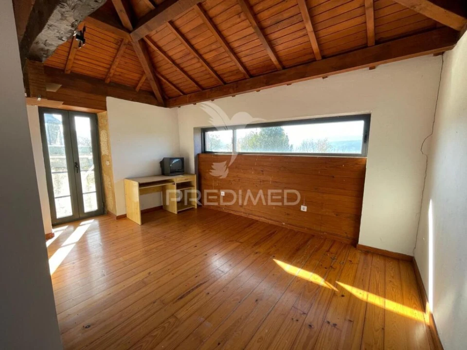 Moradia T3 para Venda em Alvarenga Foto 3