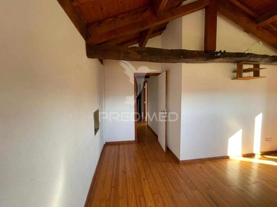 Moradia T3 para Venda em Alvarenga Foto 4