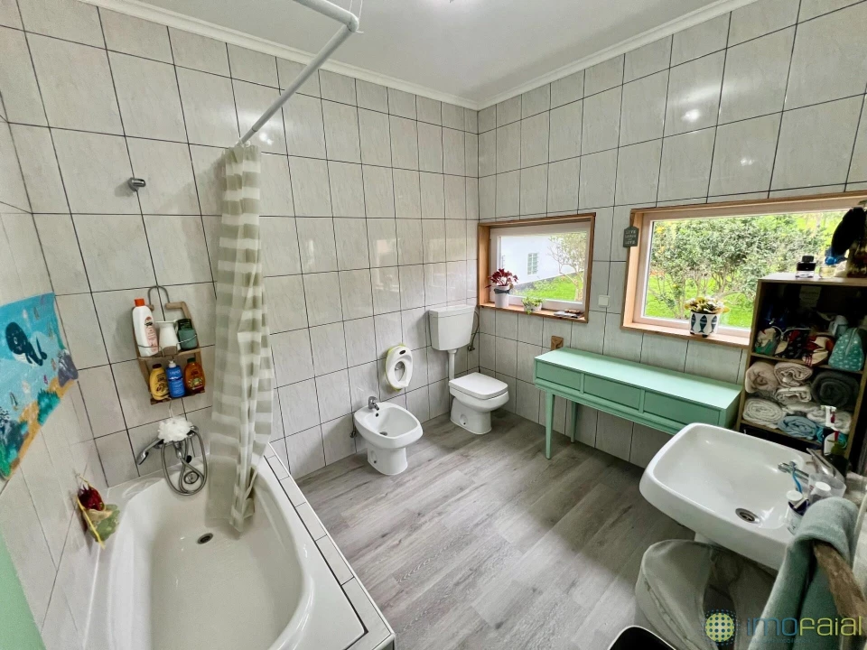 Moradia T4 para Venda em Salão Foto 33