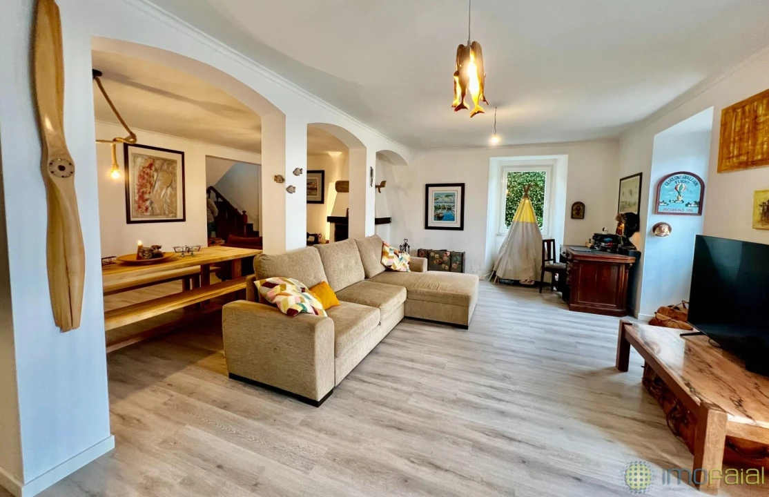 Moradia T4 para Venda em Salão Foto 7