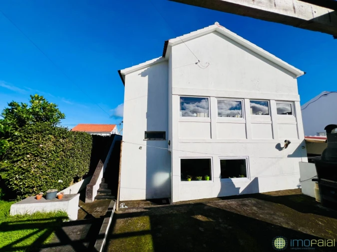 Moradia T4 para Venda em Salão Foto 3