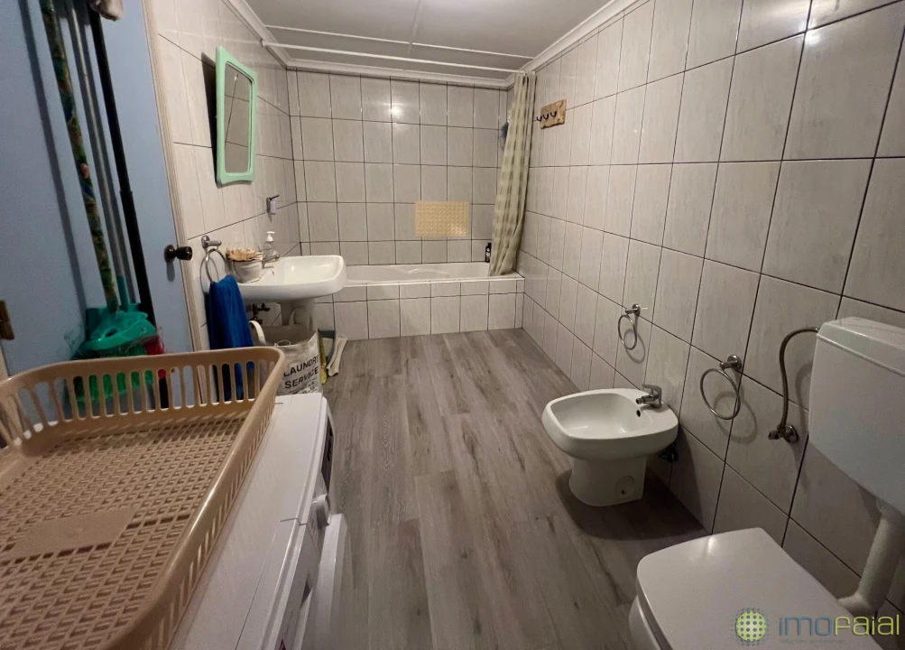 Moradia T4 para Venda em Salão Foto 16