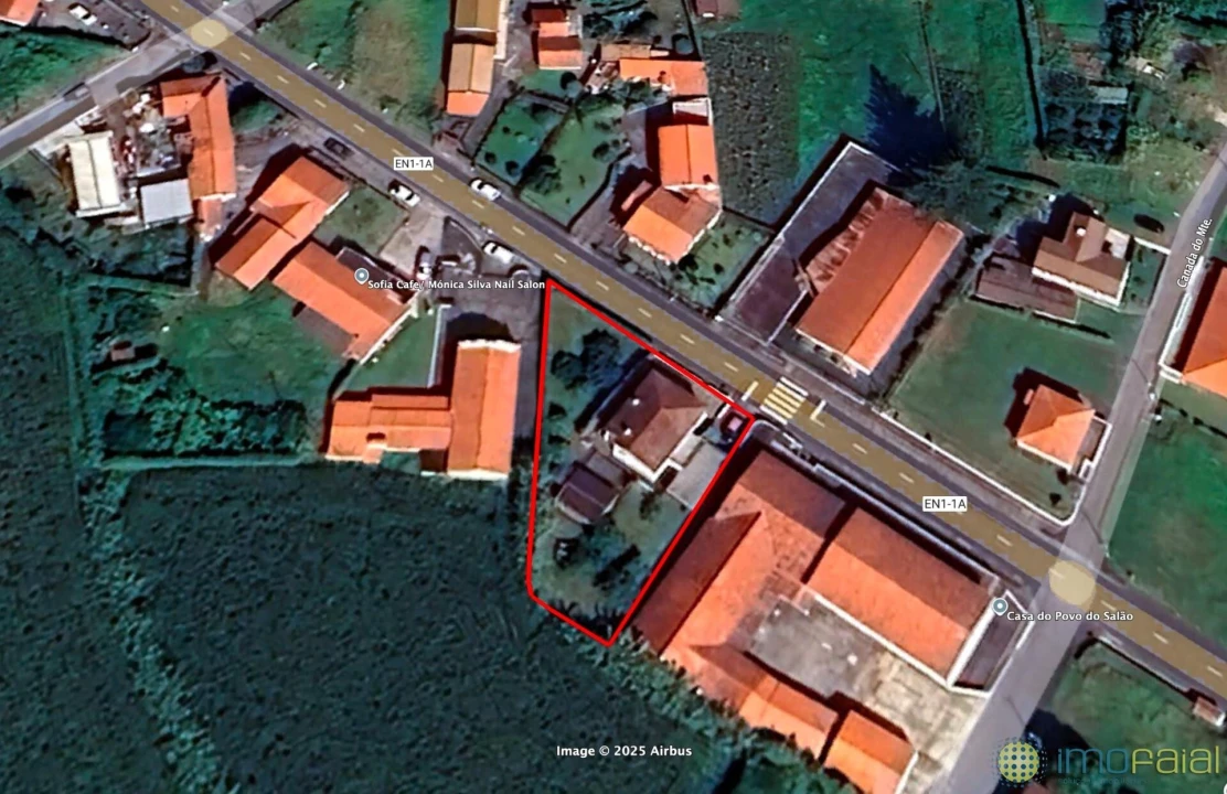 Moradia T4 para Venda em Salão Foto 38