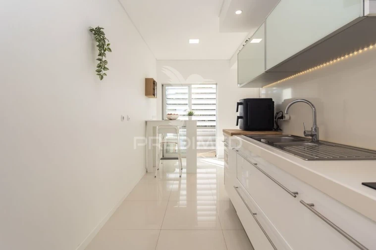 Apartamento T3 para Venda em Seixal, Arrentela e Aldeia de Paio Pires Foto 9