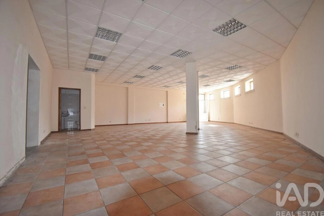 Loja para Venda em São Miguel, Santa Eufémia e Rabaçal Foto 11