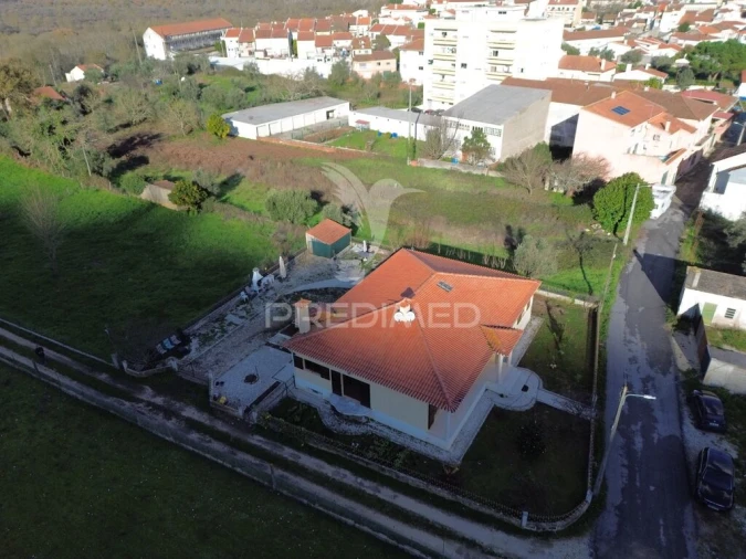 Moradia T5 para Venda em Minde Foto 3