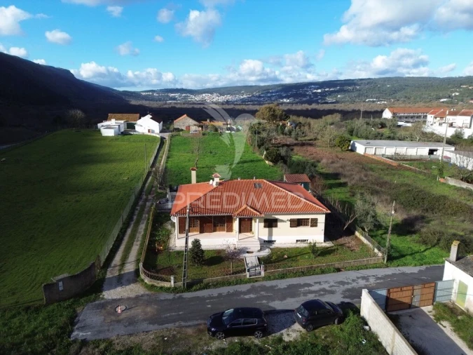 Moradia T5 para Venda em Minde Foto 5