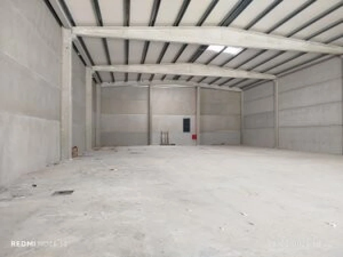 Armazém para Arrendamento em Santiago dos Velhos Foto 7