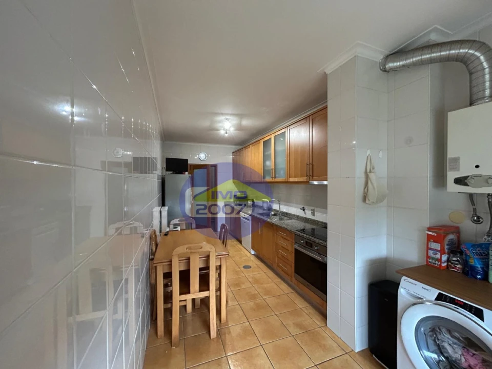 Apartamento T2 para Venda em Grijó e Sermonde Foto 11