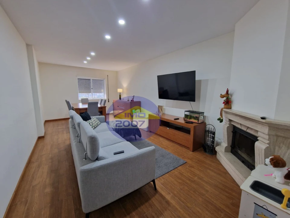 Apartamento T2 para Venda em Grijó e Sermonde Foto 5