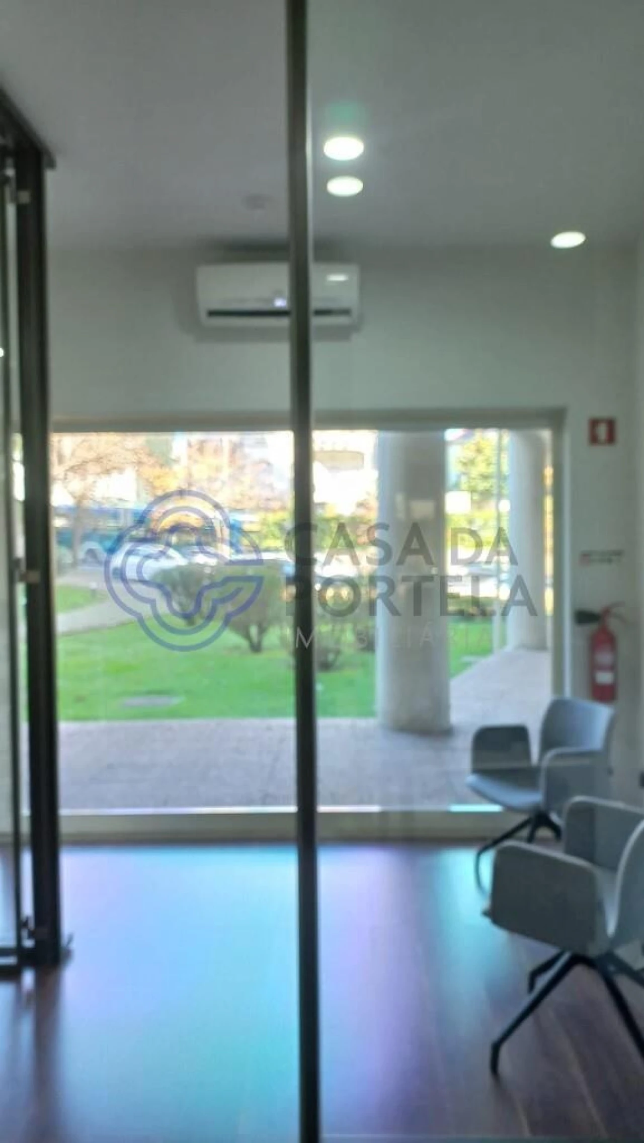 Loja para Arrendamento em Mafamude e Vilar do Paraíso Foto 1