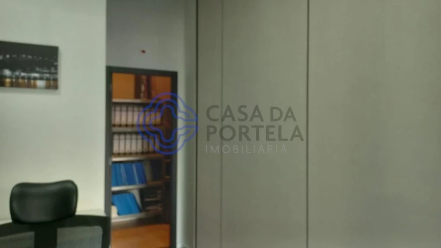 Loja para Arrendamento em Mafamude e Vilar do Paraíso Foto 14