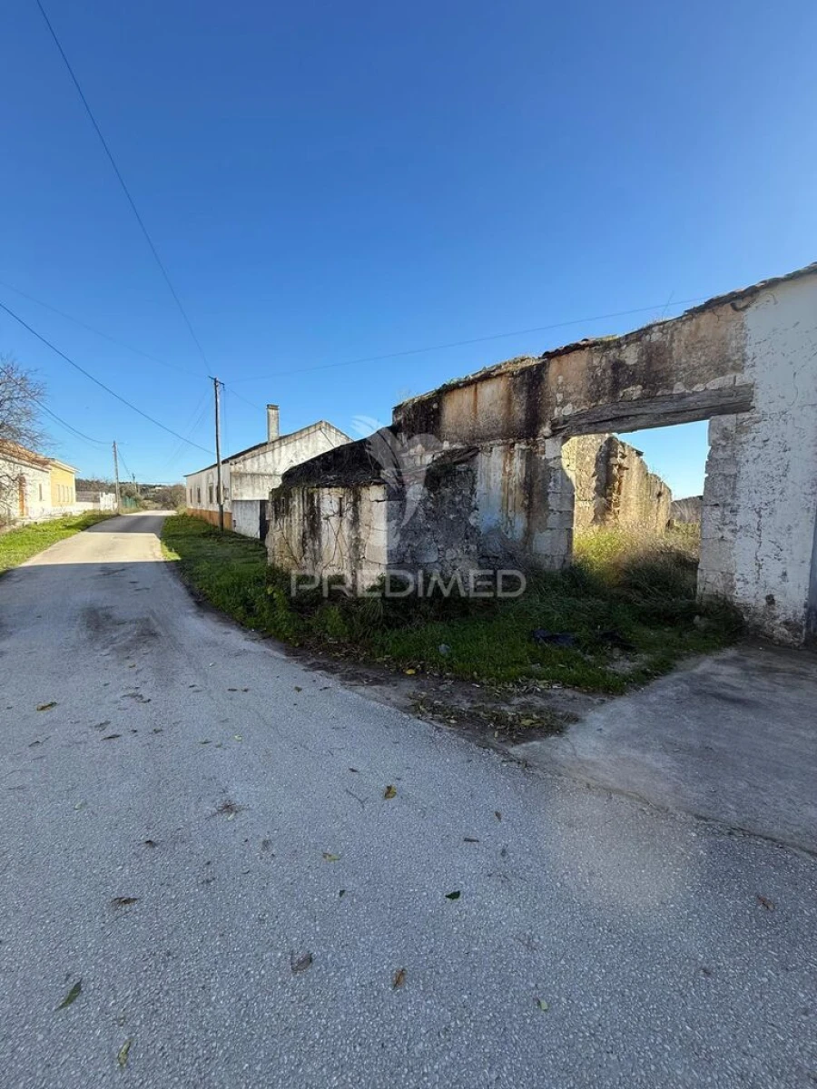 Armazém para Venda em Casével e Vaqueiros