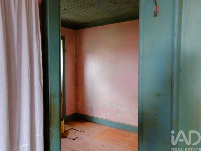 Moradia T4 para Venda em Queirã Foto 4