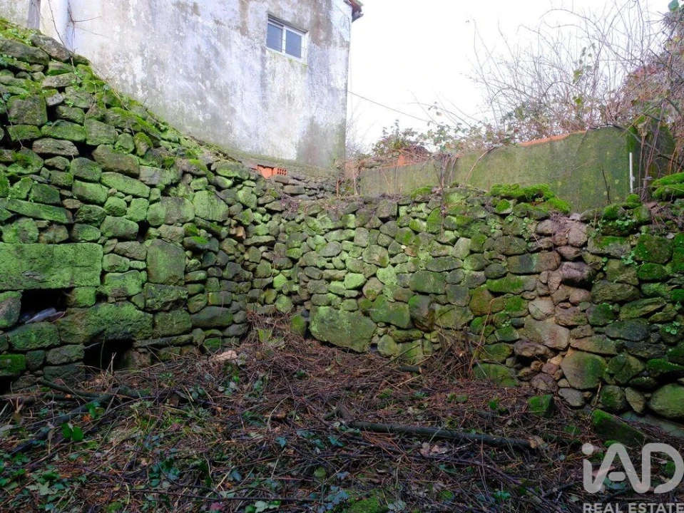 Moradia T4 para Venda em Queirã Foto 11