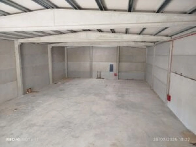 Armazém para Arrendamento em Santiago dos Velhos Foto 6