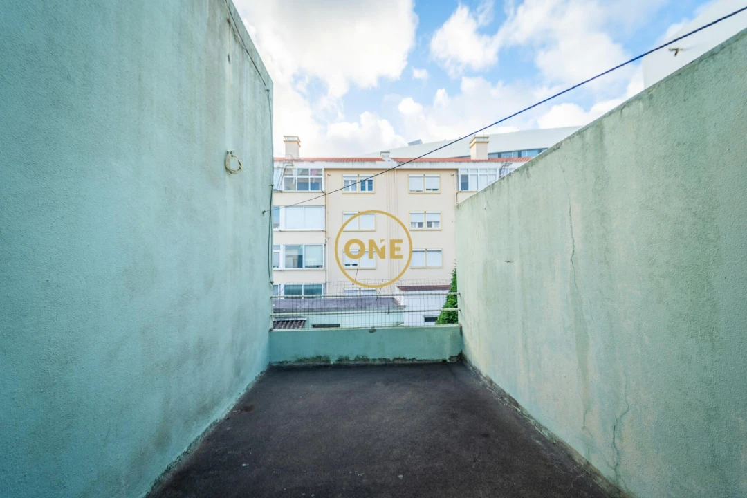 Moradia T4 para Venda em Ponta Delgada (São Pedro) Foto 6