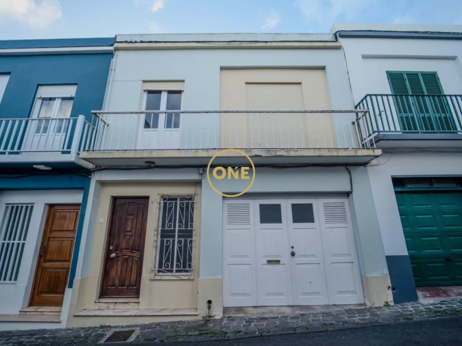 Moradia T4 para Venda em Ponta Delgada (São Pedro) Foto 1