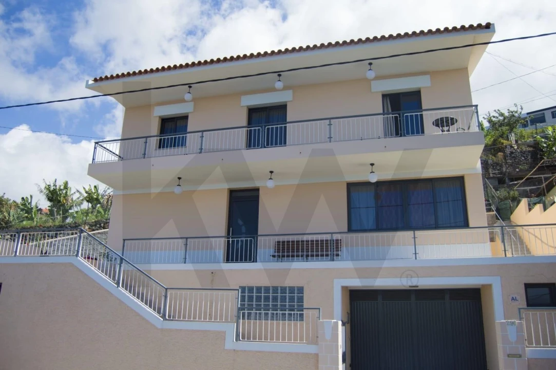 Moradia T4 para Arrendamento em São Gonçalo Foto 1