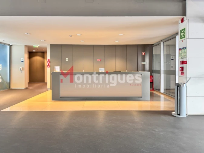 Garagem para Arrendamento em Odivelas Foto 2