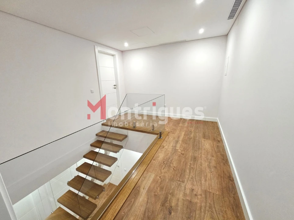 Apartamento T7 para Venda em Montijo e Afonsoeiro Foto 31