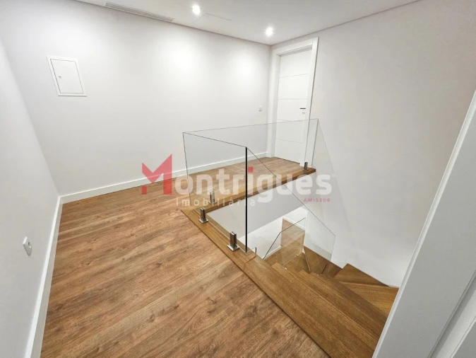 Apartamento T7 para Venda em Montijo e Afonsoeiro Foto 32