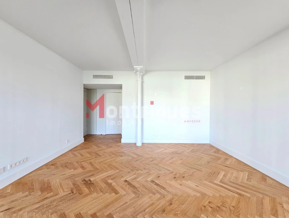 Apartamento T1 para Venda em Beato Foto 9