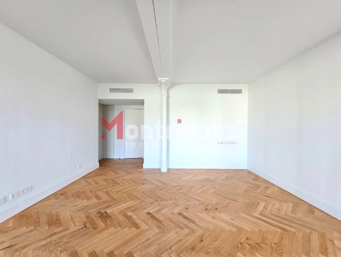 Apartamento T1 para Venda em Beato Foto 9