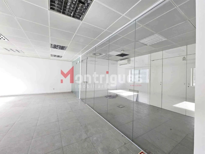 Escritório para Venda em Santo António Foto 10