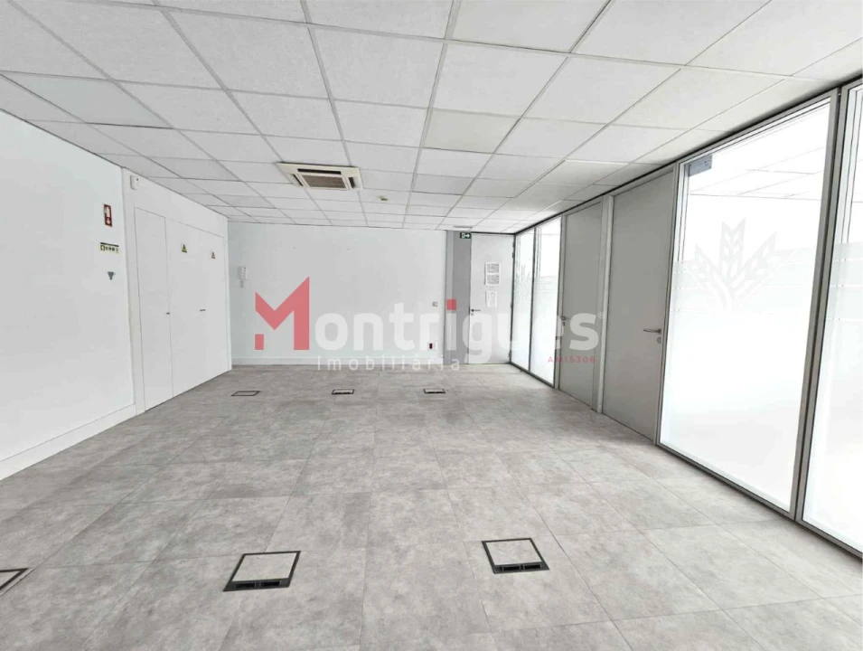 Escritório para Venda em Santo António Foto 11