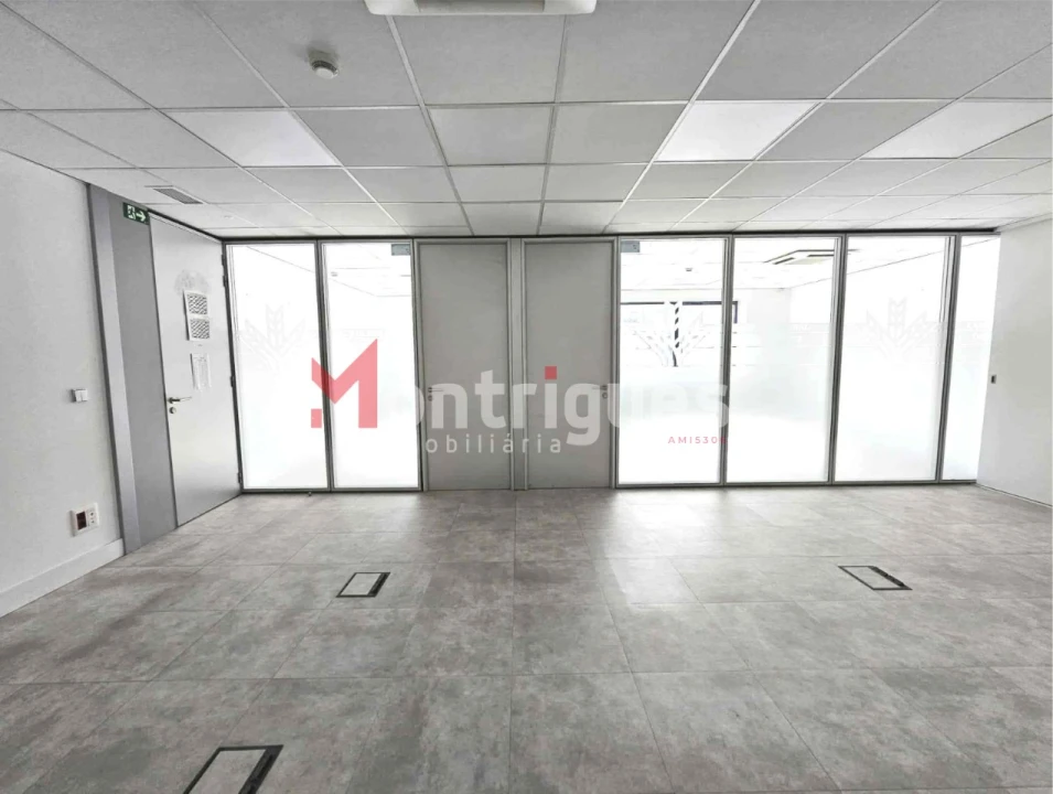 Escritório para Venda em Santo António Foto 12