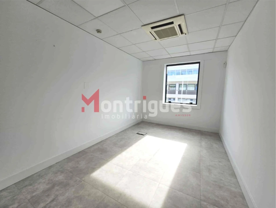 Escritório para Venda em Santo António Foto 13