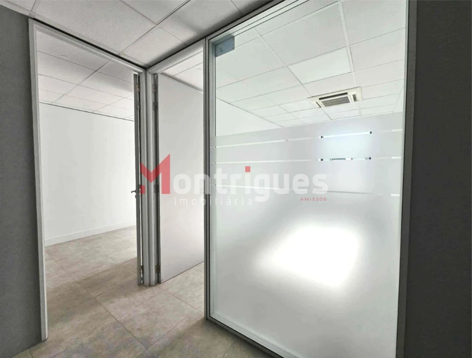 Escritório para Venda em Santo António Foto 15