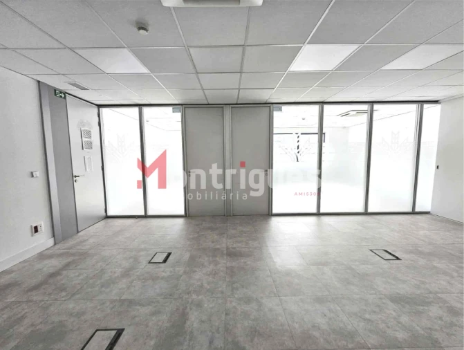 Escritório para Venda em Santo António Foto 12