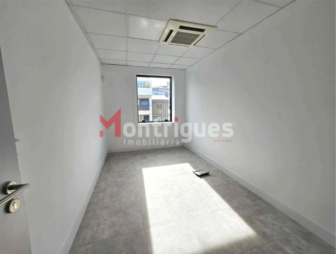 Escritório para Venda em Santo António Foto 16