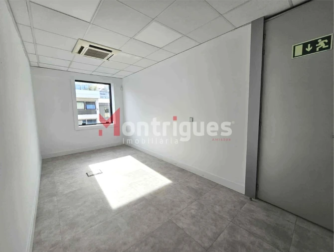 Escritório para Venda em Santo António Foto 17