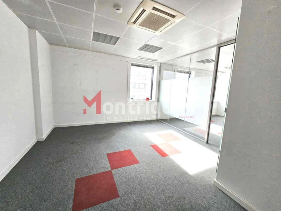 Escritório para Venda em Santo António Foto 14