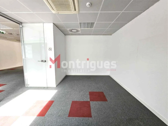 Escritório para Venda em Santo António Foto 13