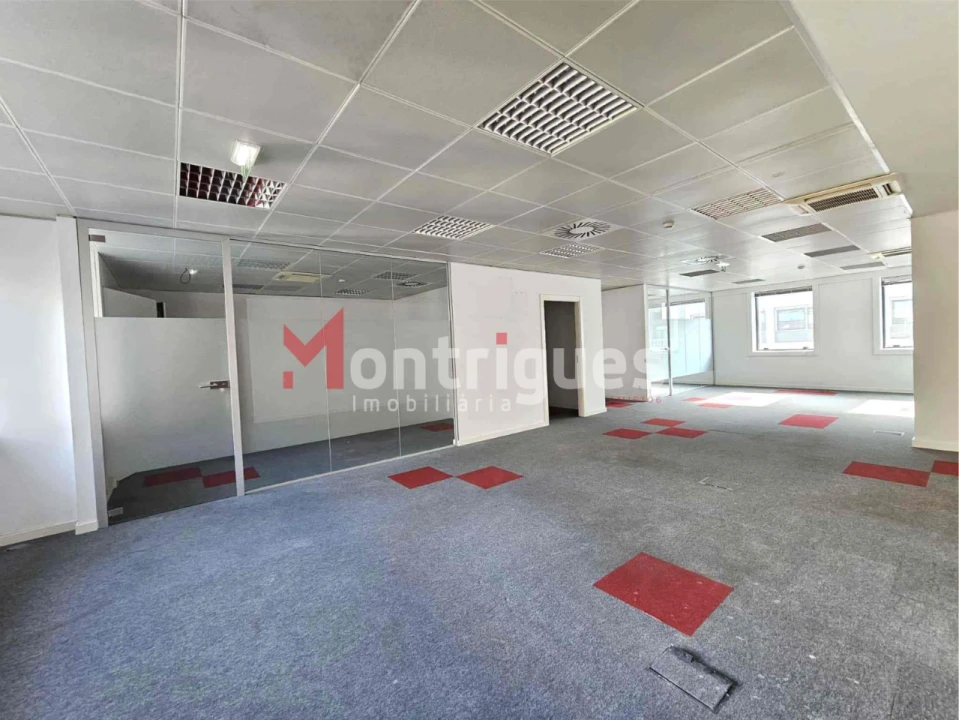 Escritório para Venda em Santo António Foto 12