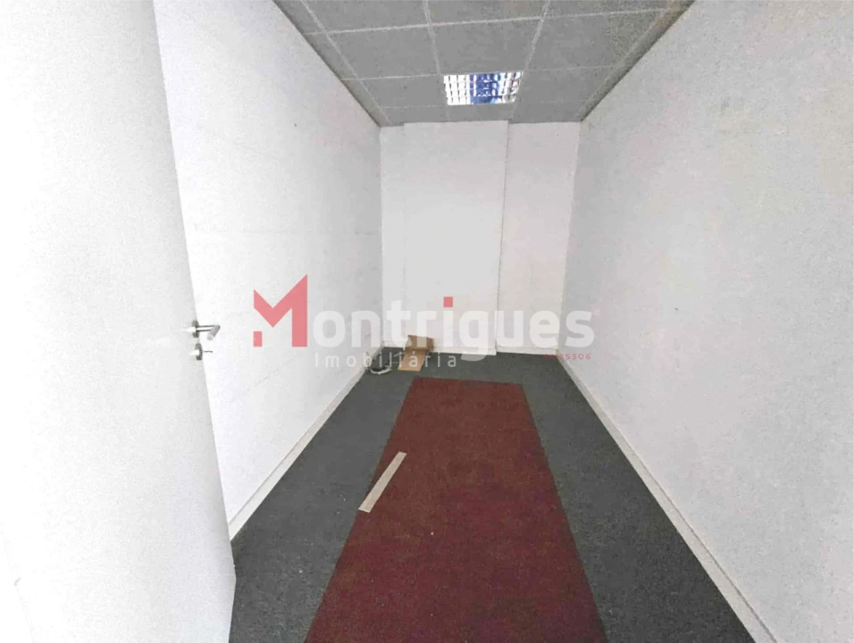 Escritório para Venda em Santo António Foto 14