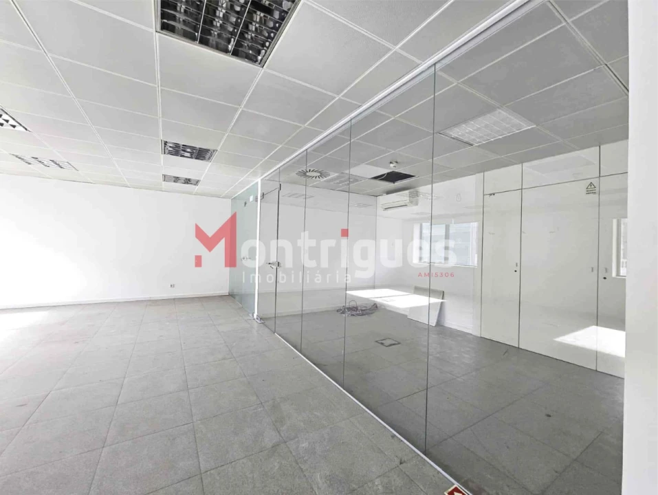 Escritório para Venda em Santo António Foto 22