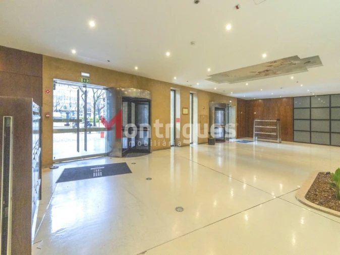 Escritório para Venda em Santo António Foto 2