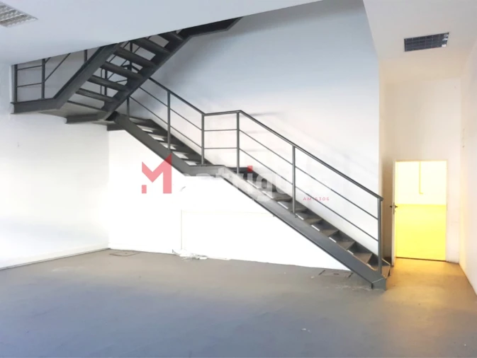 Armazém para Arrendamento em Alverca do Ribatejo e Sobralinho Foto 4