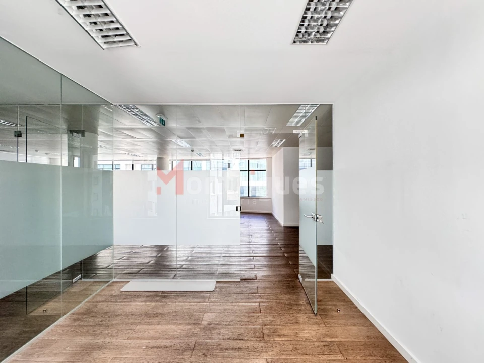 Escritório para Venda em Avenidas Novas Foto 31