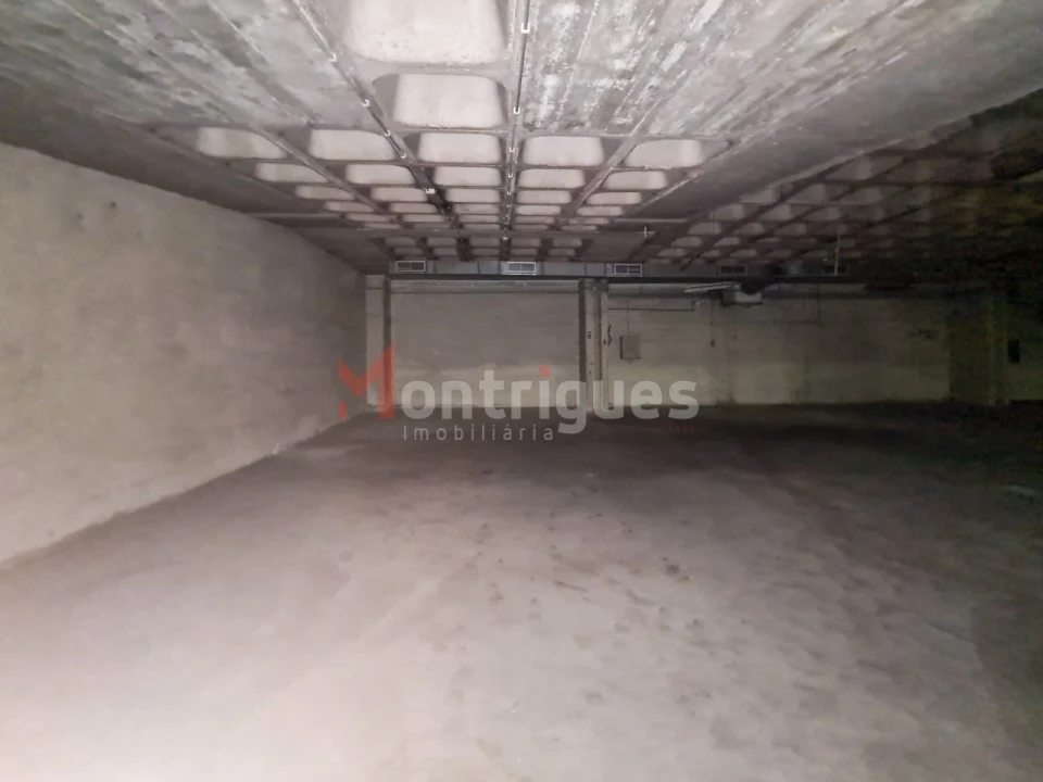 Armazém para Arrendamento em Camarate, Unhos e Apelação Foto 9