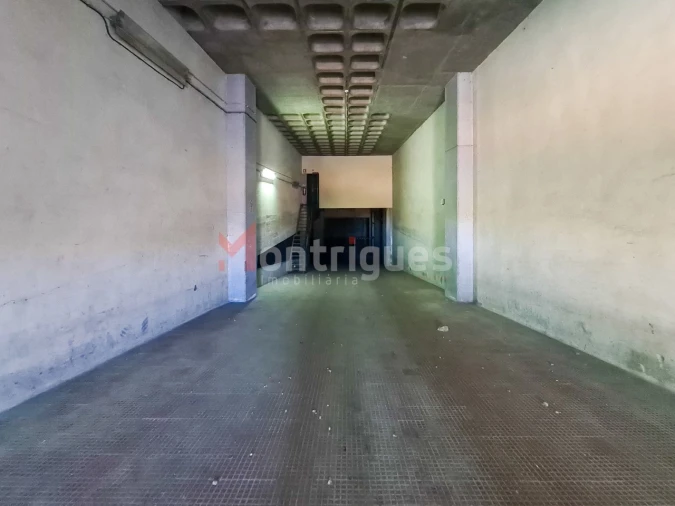 Armazém para Arrendamento em Camarate, Unhos e Apelação Foto 4