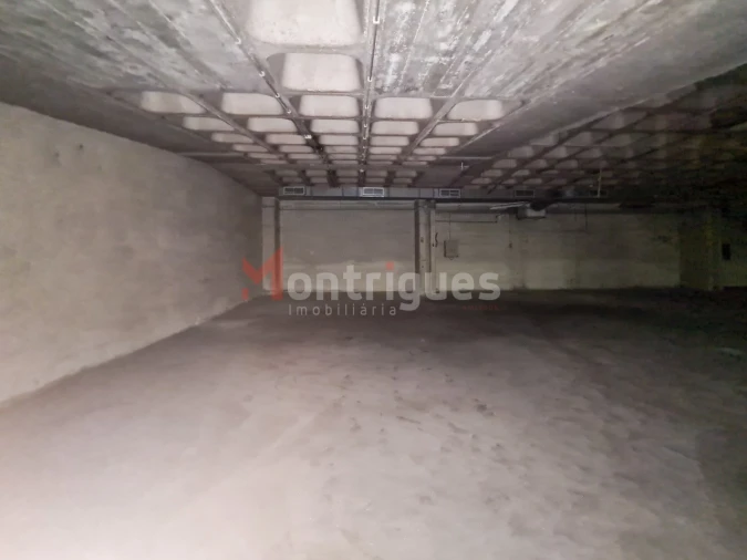 Armazém para Arrendamento em Camarate, Unhos e Apelação Foto 9