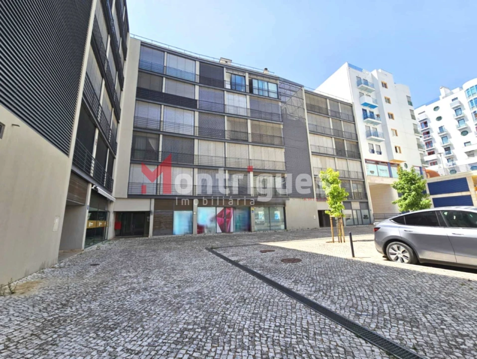 Loja para Venda em Parque das Nações Foto 3